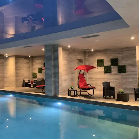 Apartamento 402 *